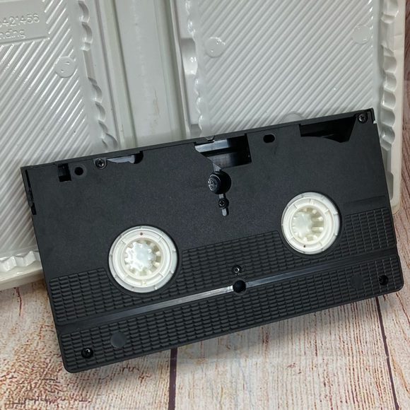 Disney’s Winnie The Pooh VHS Commemorative Edition 7074 Vintage - Picture 11 of 12